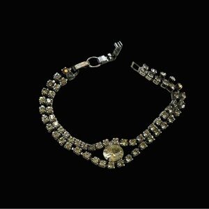 Elegant Silver Tone Crystal Bracelet 100